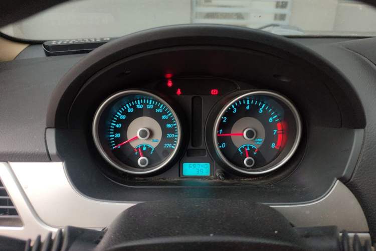 Used Buick Excelle 2011 1.6 LX-MT Instrument Cluster