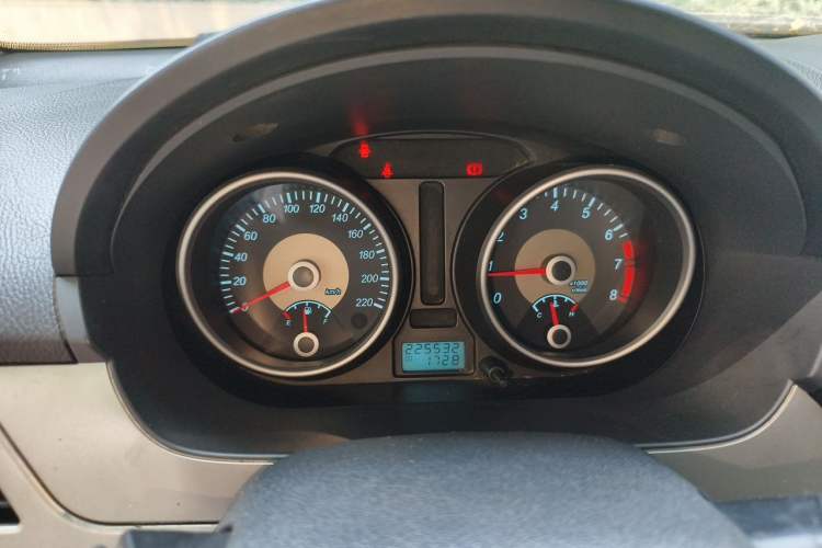 Used Buick Excelle 2011 1.6 LX-MT Instrument Cluster