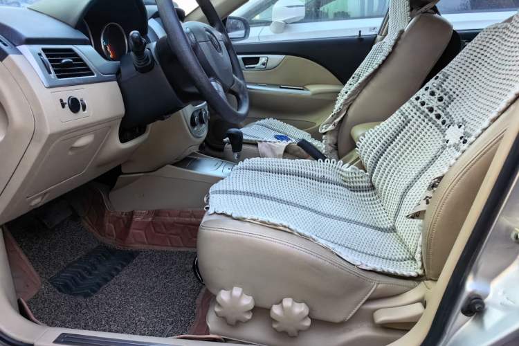 Used Buick Excelle 2011 1.6LX-AT Left Front Seat