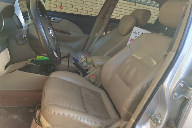 Used Buick Excelle 2011 1.6 LX-MT Left Front Seat