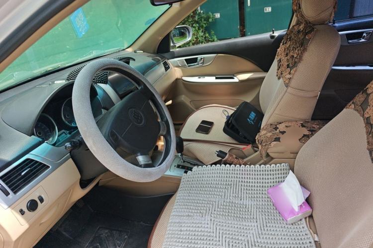 Used Buick Excelle 2011 1.6LX-AT Left Front Seat