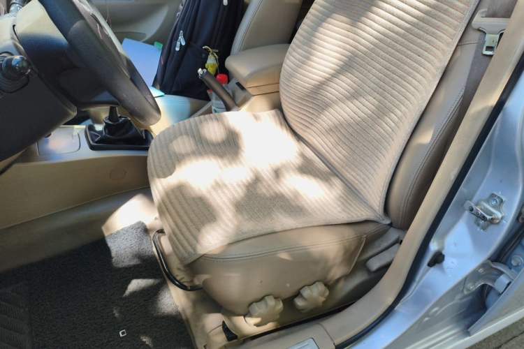 Used Buick Excelle 2011 1.6 LE-MT Left Front Seat