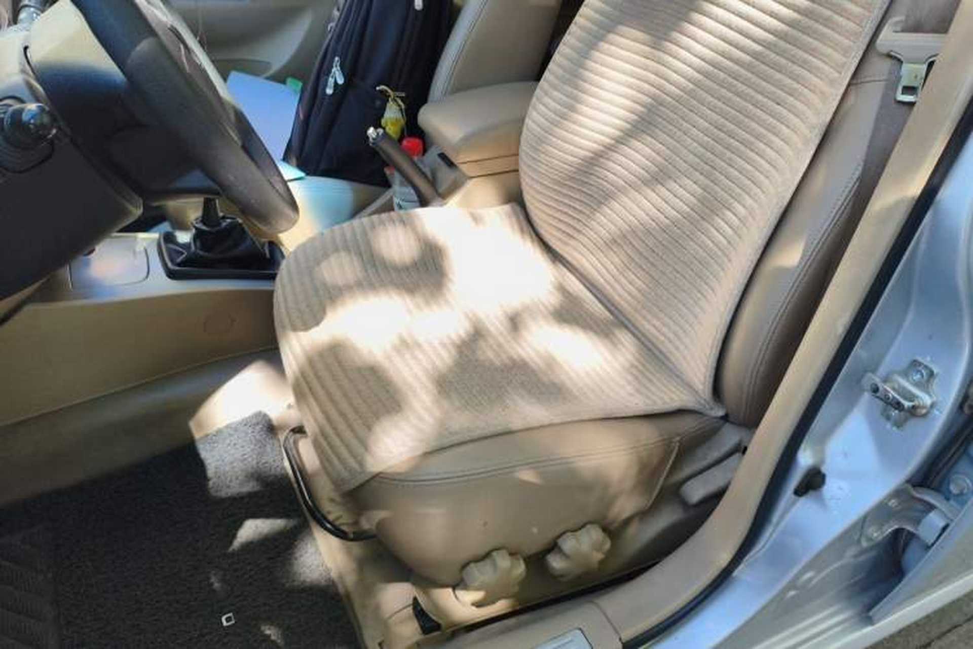 Used Buick Excelle 2011 1.6 LE-MT Left Front Seat