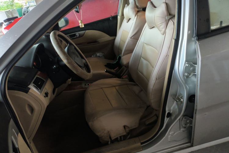 Used Buick Excelle 2011 1.6 LE-AT Left Front Seat