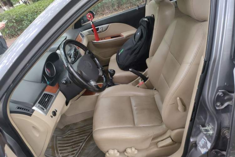 Used Buick Excelle 2011 1.6 LE-MT Left Front Seat