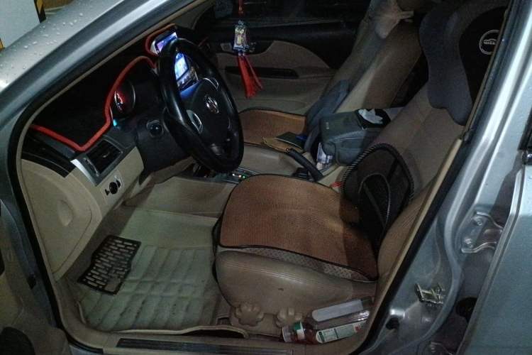 Used Buick Excelle 2011 1.6LX-AT Left Front Seat