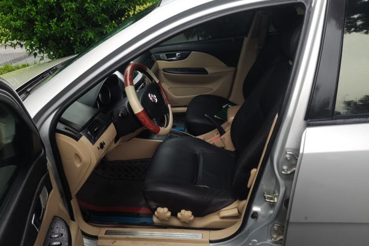 Used Buick Excelle 2011 1.6LX-AT Left Front Seat