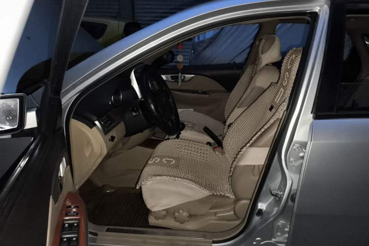 Used Buick Excelle 2011 1.6 LE-MT Left Front Seat