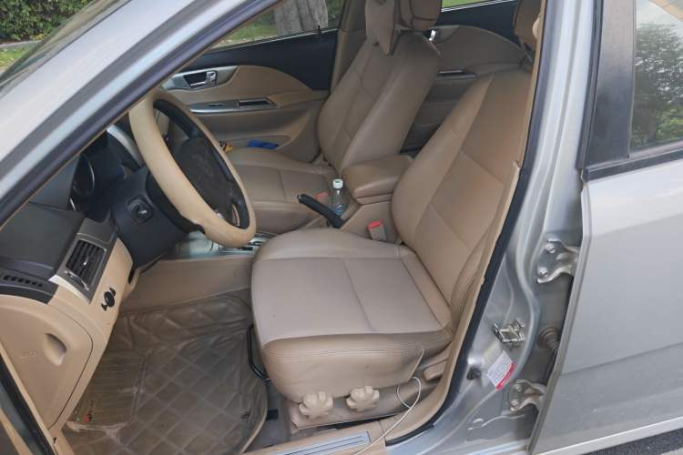 Used Buick Excelle 2011 1.6LX-AT Left Front Seat