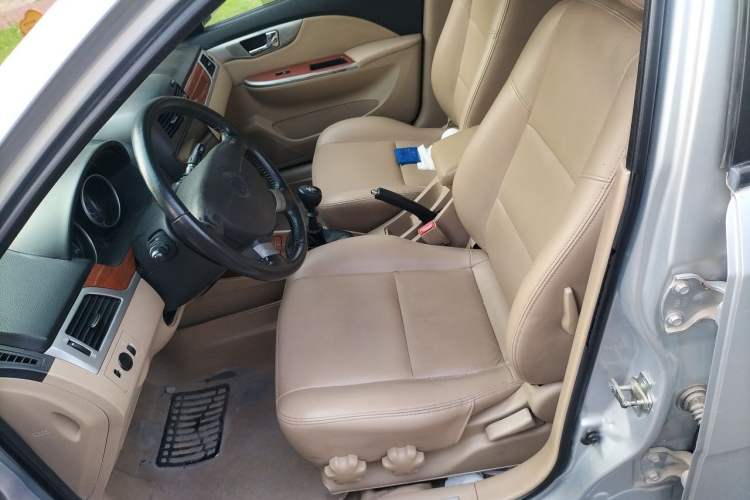 Used Buick Excelle 2011 1.6 LE-MT Left Front Seat