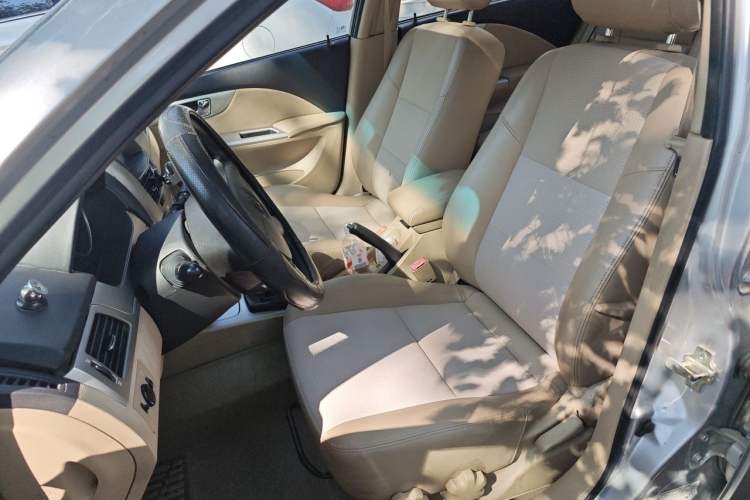 Used Buick Excelle 2011 1.6 LX-MT Left Front Seat
