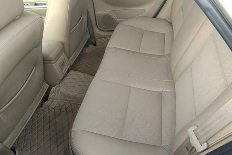 Used Buick Excelle 2011 1.6LX-AT Left Rear Seat