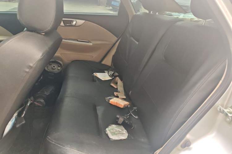 Used Buick Excelle 2011 1.6LX-AT Left Rear Seat