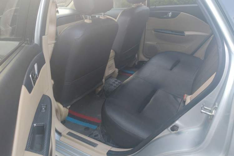 Used Buick Excelle 2011 1.6LX-AT Left Rear Seat