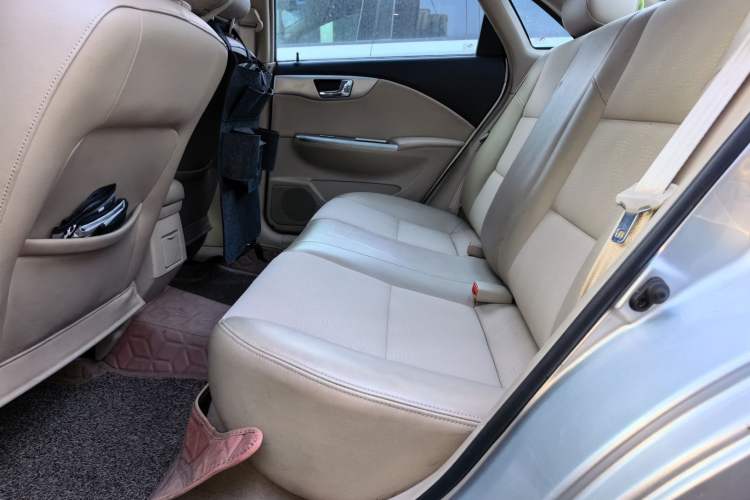 Used Buick Excelle 2011 1.6LX-AT Left Rear Seat