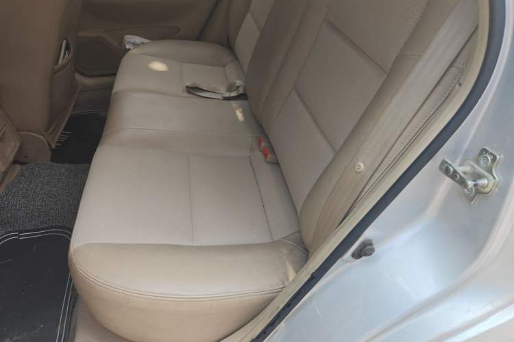 Used Buick Excelle 2011 1.6LX-AT Left Rear Seat