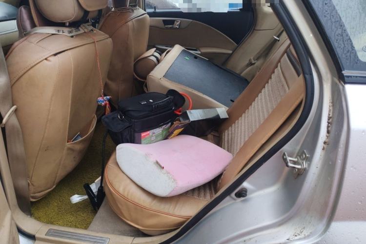 Used Buick Excelle 2011 1.6 LX-MT Left Rear Seat