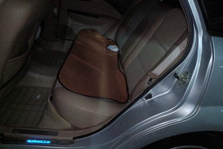Used Buick Excelle 2011 1.6LX-AT Left Rear Seat