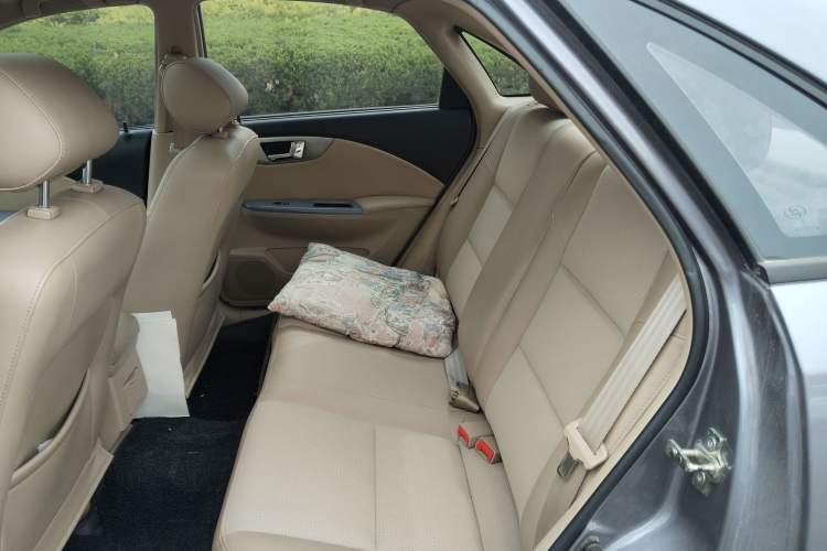 Used Buick Excelle 2011 1.6 LX-MT Left Rear Seat