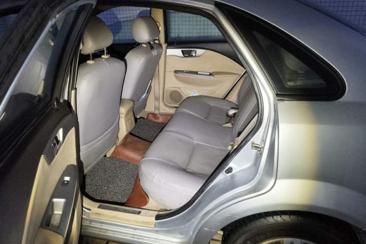Used Buick Excelle 2011 1.6LX-AT Left Rear Seat