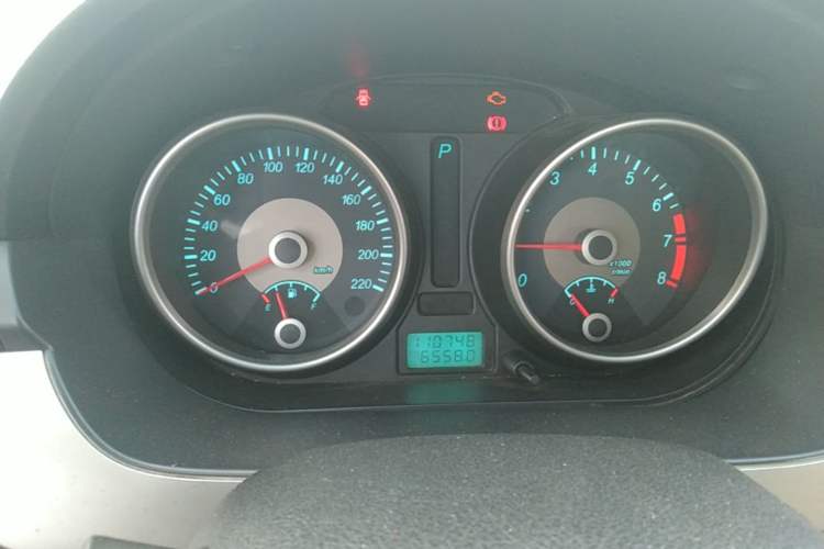 Used Buick Excelle 2011 1.6LX-AT Odometer Close Up