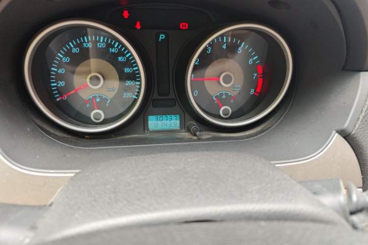 Used Buick Excelle 2011 1.6LX-AT Odometer Close Up