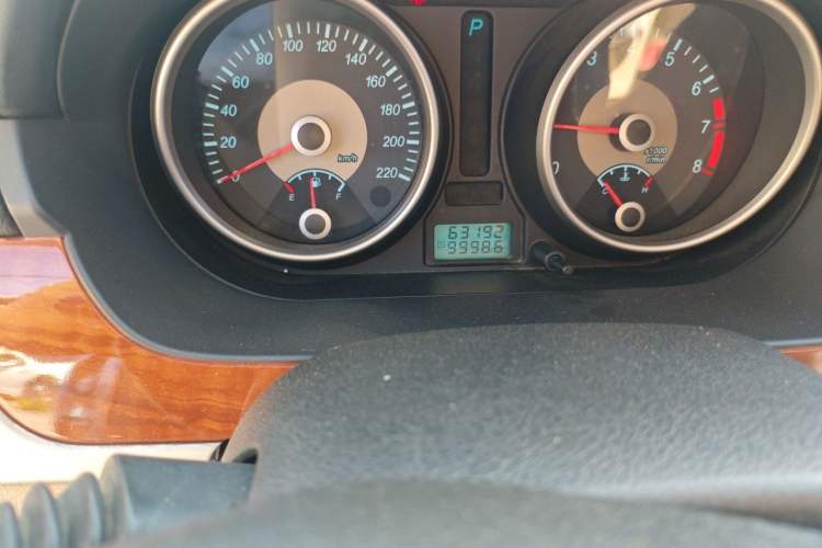 Used Buick Excelle 2011 1.6 LE-AT Odometer Close Up