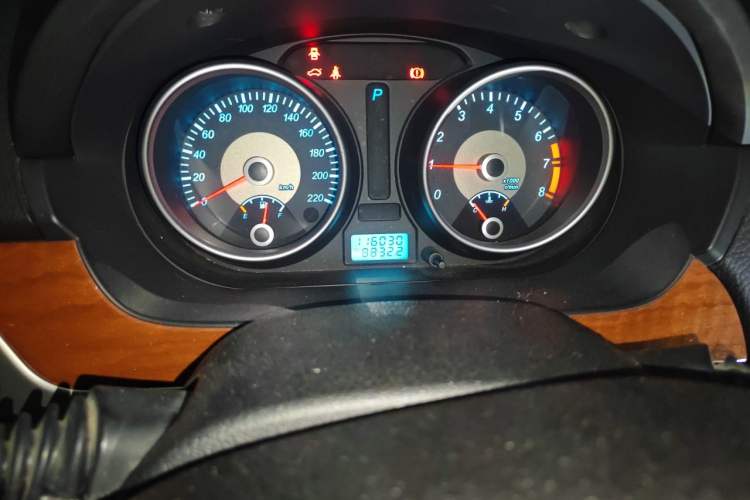 Used Buick Excelle 2011 1.6 LE-AT Odometer Close Up