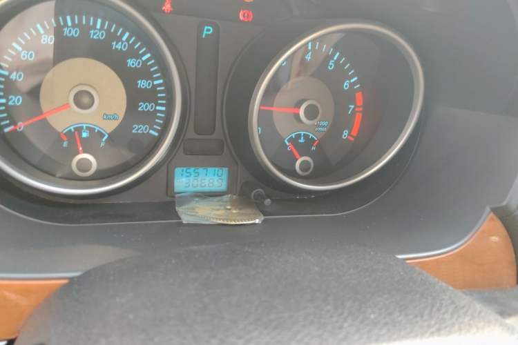 Used Buick Excelle 2011 1.6 LE-AT Odometer Close Up