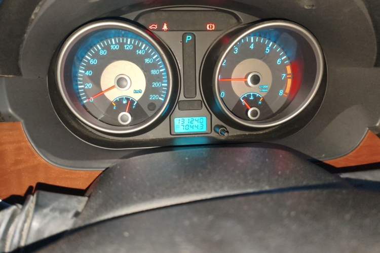 Used Buick Excelle 2011 1.6 LE-AT Odometer Close Up