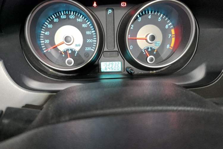 Used Buick Excelle 2011 1.6LX-AT Odometer Close Up