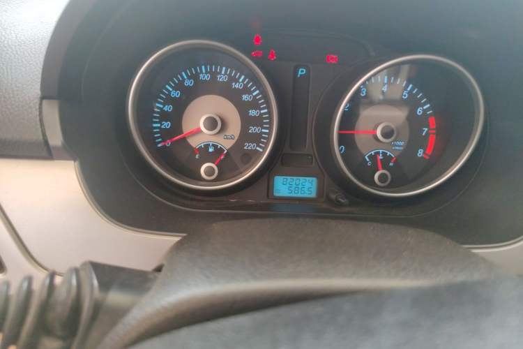 Used Buick Excelle 2011 1.6LX-AT Odometer Close Up