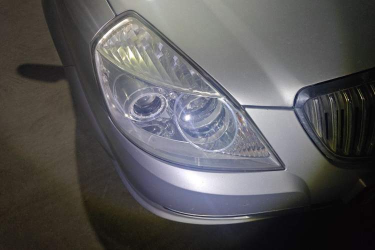 Used Buick Excelle 2011 1.6 LE-AT Right Front Headlight