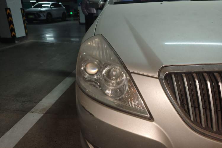 Used Buick Excelle 2011 1.6 LX-MT Right Front Headlight