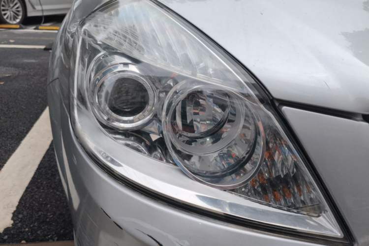 Used Buick Excelle 2011 1.6 LE-AT Right Front Headlight