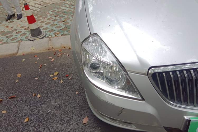 Used Buick Excelle 2011 1.6 LE-AT Right Front Headlight