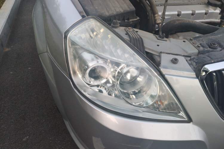 Used Buick Excelle 2011 1.6LX-AT Right Front Headlight