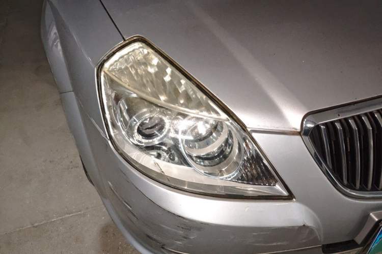 Used Buick Excelle 2011 1.6 LX-MT Right Front Headlight