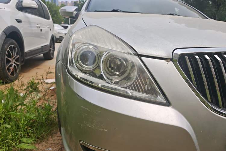 Used Buick Excelle 2011 1.6 LX-MT Right Front Headlight