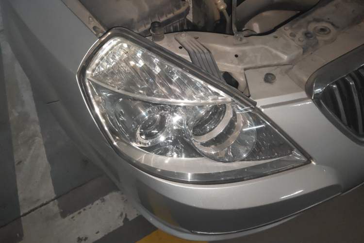 Used Buick Excelle 2011 1.6 LE-AT Right Front Headlight