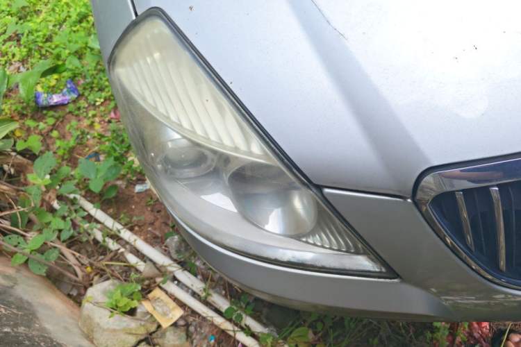 Used Buick Excelle 2011 1.6 LX-MT Right Front Headlight