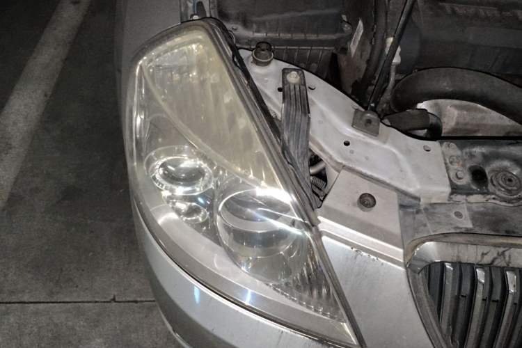 Used Buick Excelle 2011 1.6 LE-MT Right Front Headlight