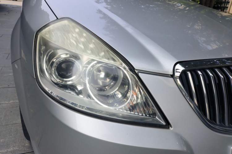 Used Buick Excelle 2011 1.6 LE-MT Right Front Headlight