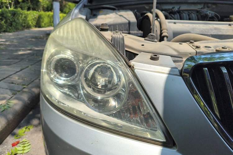 Used Buick Excelle 2011 1.6 LX-MT Right Front Headlight