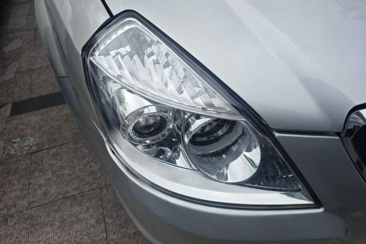 Used Buick Excelle 2011 1.6LX-AT Right Front Headlight