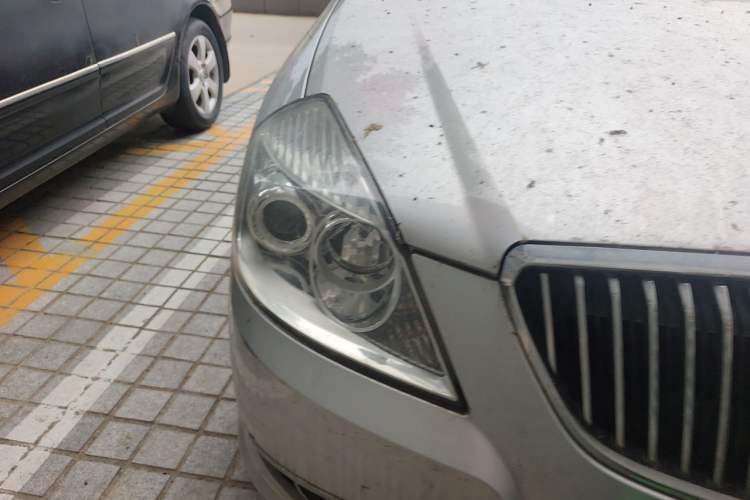 Used Buick Excelle 2011 1.6 LX-MT Right Front Headlight