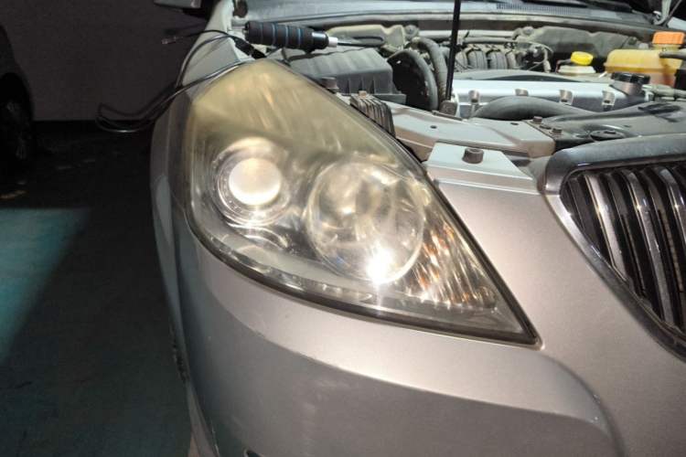 Used Buick Excelle 2011 1.6 LX-MT Right Front Headlight