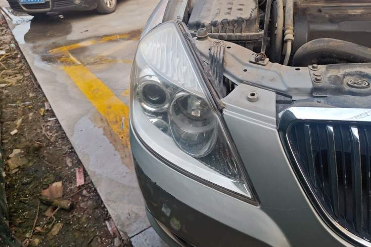 Used Buick Excelle 2011 1.6 LX-MT Right Front Headlight