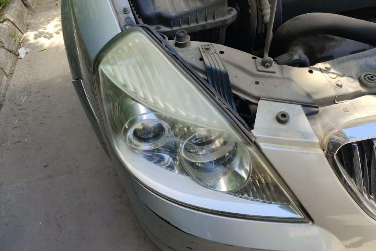 Used Buick Excelle 2011 1.6 LE-AT Right Front Headlight