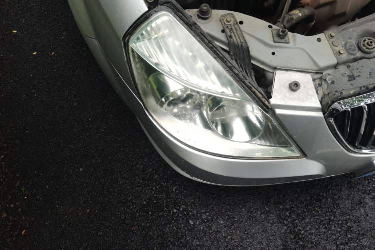 Used Buick Excelle 2011 1.6LX-AT Right Front Headlight